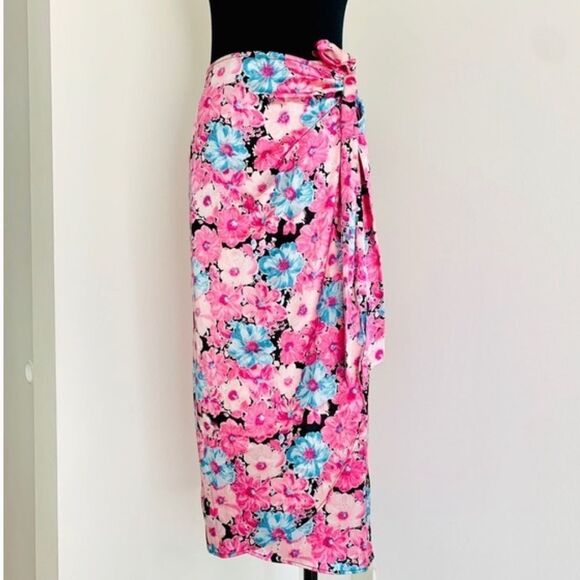 ✨HP✨WAYF Floral Wrap Satin Midi Skirt ✨ - Picture 4 of 5